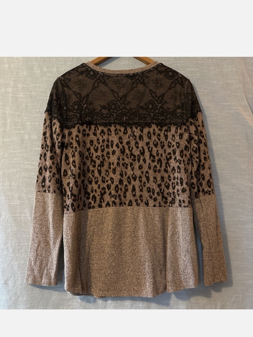Maurices Pullover Long Sleeve Beige/Black Animal Print - Picture 3 of 7